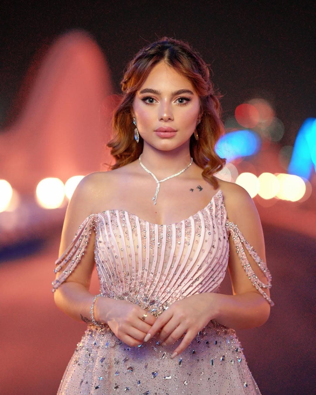 بيسان إسماعيل تستعد لجولتها العربية: “السعودية جاهزين؟”