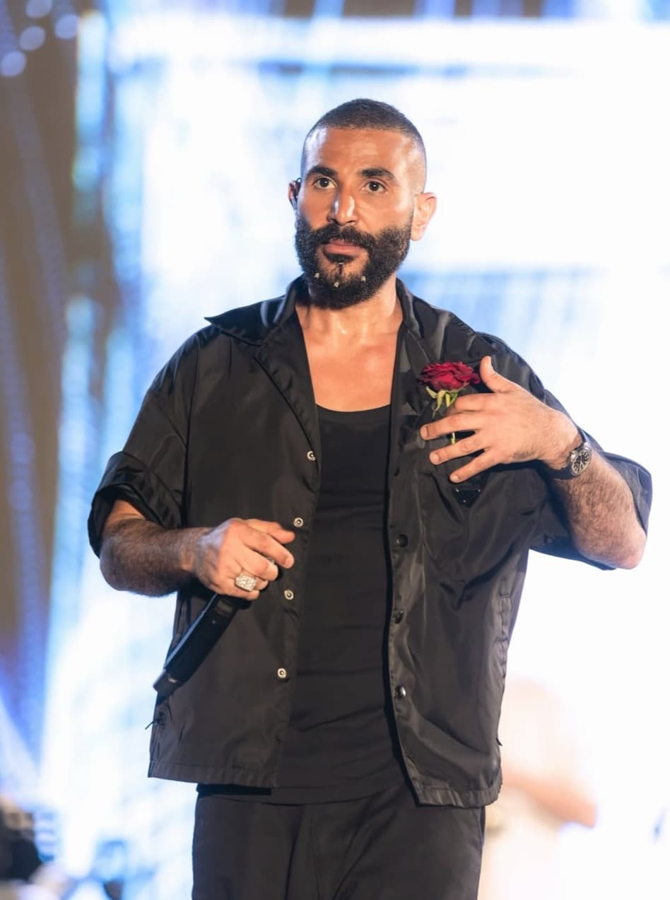 أحمد سعد يحسم شائعات انفصاله: علياء بسيوني ما زالت زوجتي