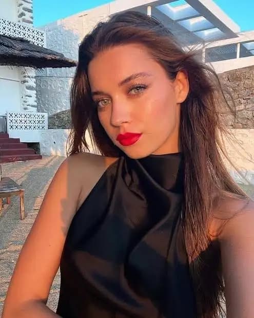 فرا ساراتش أوغلو تكشف جديدها ونجما شراب التوت يجتمعان