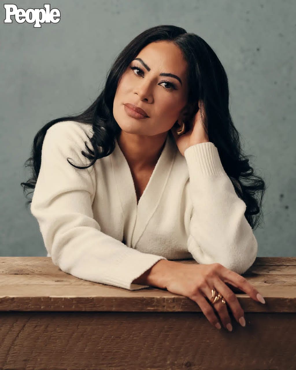 جين شاه تعتذر بعد السجن