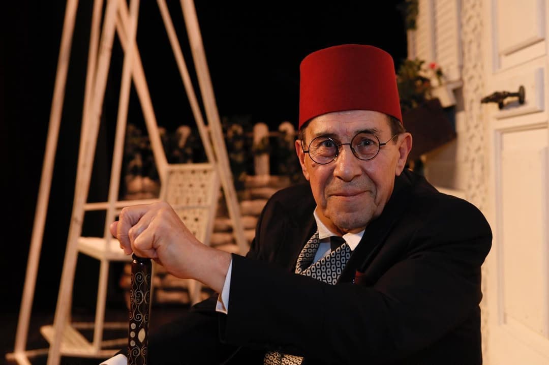 وفاة عملاق المسرح التركي ذهني غوكتاي عن عمر ناهز 80 عاماً