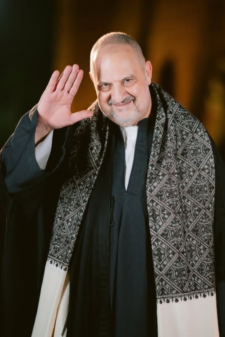 طفلة غيّرت حياته.. قصة مؤثرة يرويها خالد الصاوي